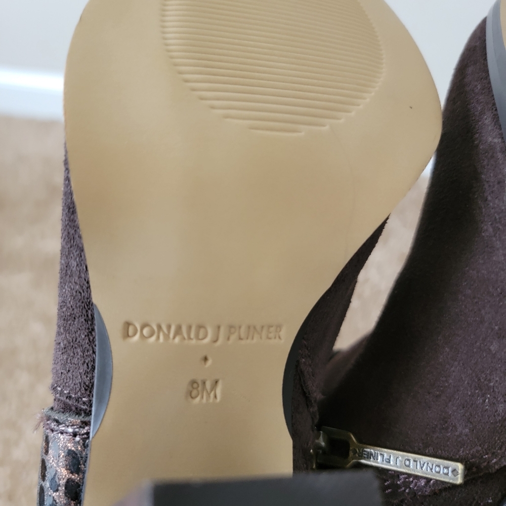 Donald J Pliner Selita 8M Suede Booties - Picture 8 of 9